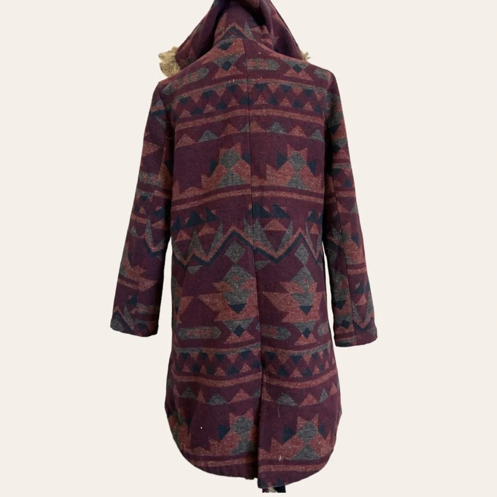 BB Dakota Aztec coat w faux fur hood - size medium NWOT.